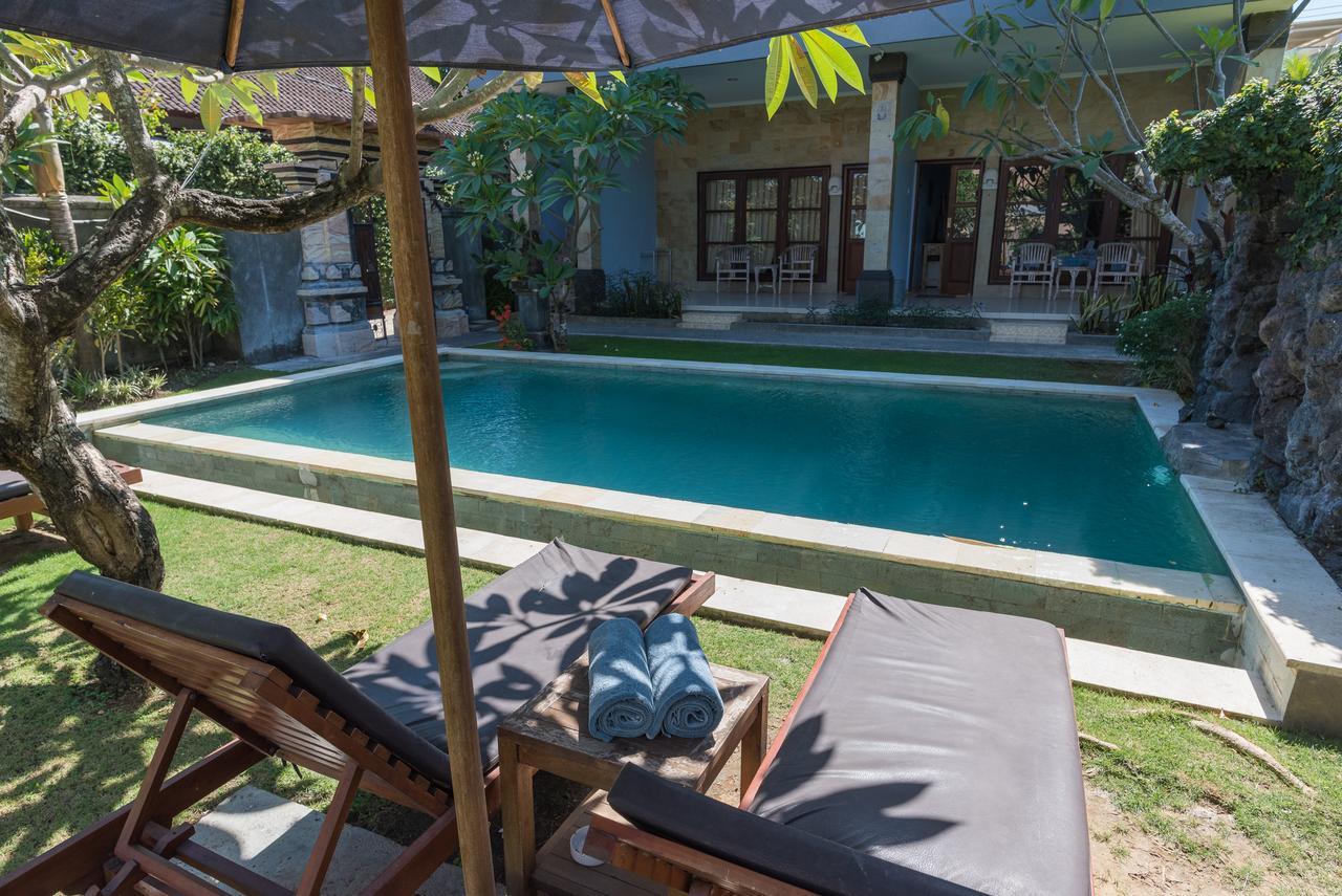 Koming Guest House Canggu Exteriör bild