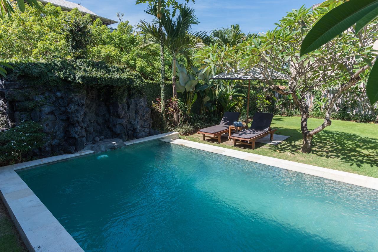 Koming Guest House Canggu Exteriör bild