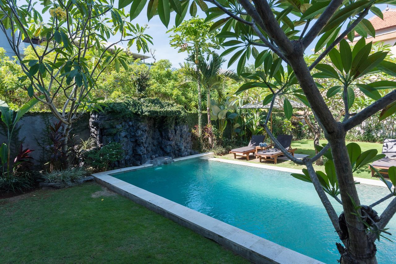Koming Guest House Canggu Exteriör bild