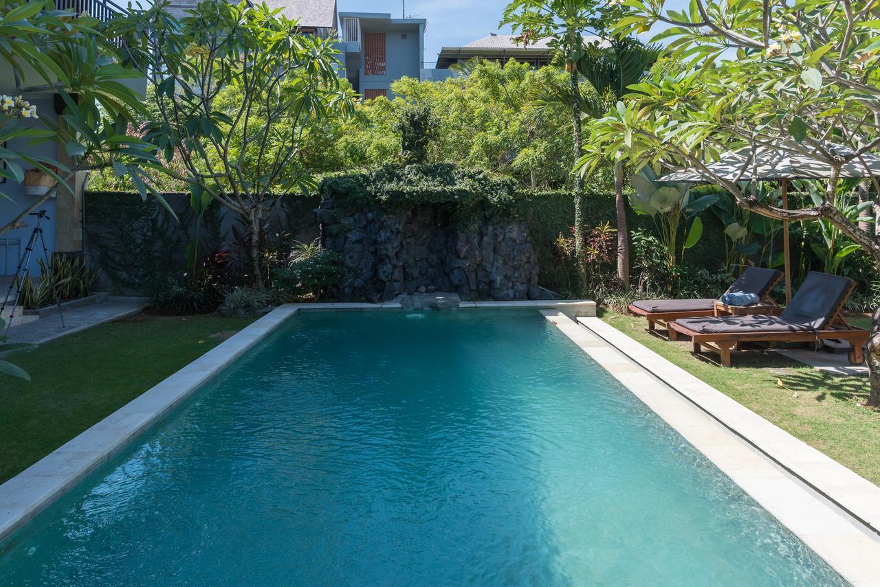 Koming Guest House Canggu Exteriör bild